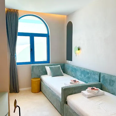 Santorini Village, Drymades, * Dhërmi