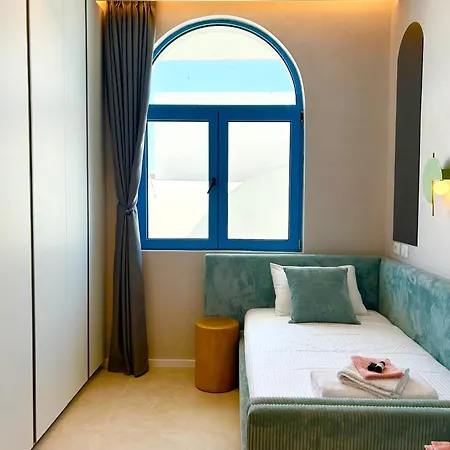 Santorini Village, Drymades, شقة