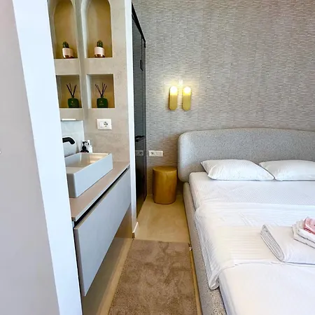 Santorini Village, Drymades, Dhërmi