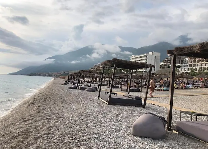 Santorini Village, Drymades, Appartamento Dhërmi