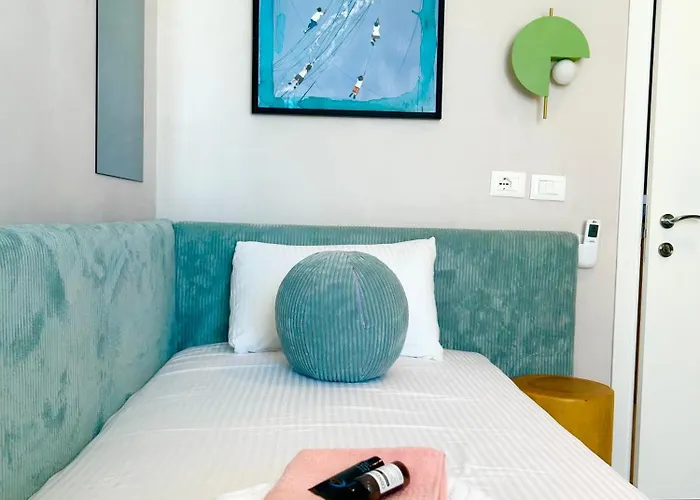 Santorini Village, Drymades, Dhërmi