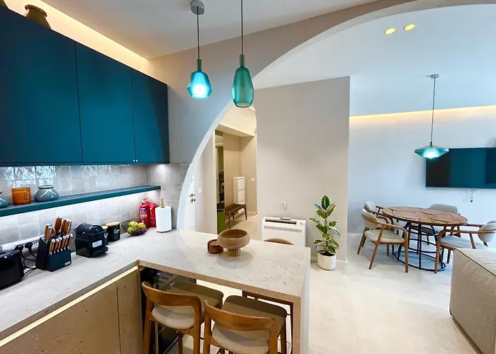 Santorini Village, Drymades, Dhërmi