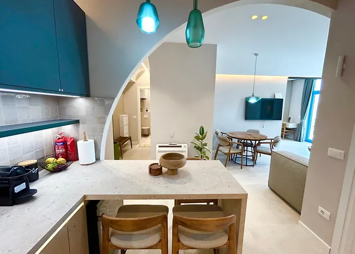 Santorini Village, Drymades, * Dhërmi