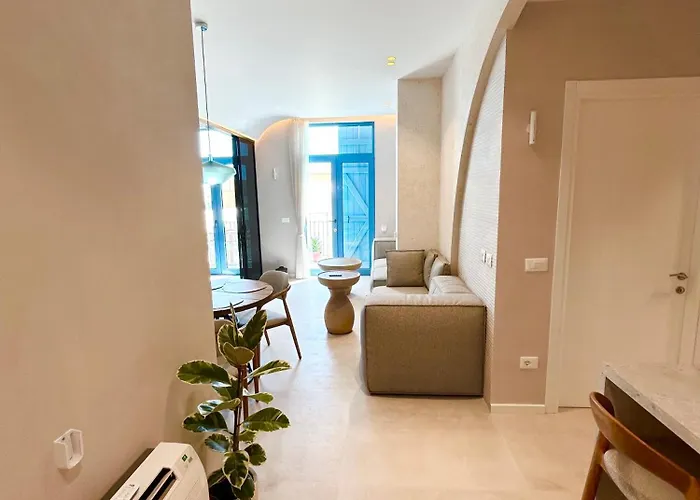 Santorini Village, Drymades, Appartamento Dhërmi